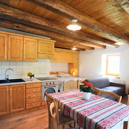 Zoncolan -chalet Champeis Studio Casa rural *